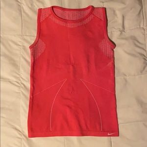 Nike workout top
